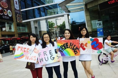Free Hugs 2014 - tôn vinh sự đa dạng